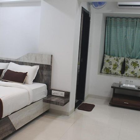 Hotel Park Inn Andheri West Мумбаи Экстерьер фото