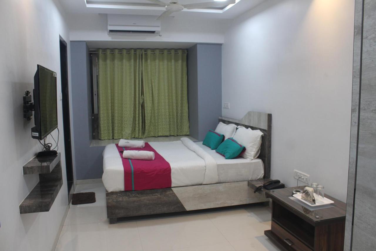 Hotel Park Inn Andheri West Мумбаи Экстерьер фото